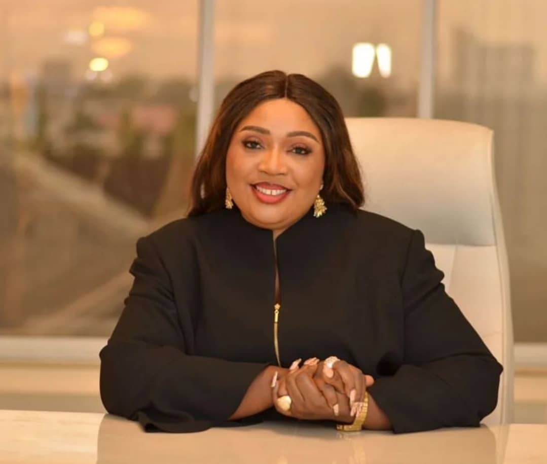 Dr Becky Olubukola